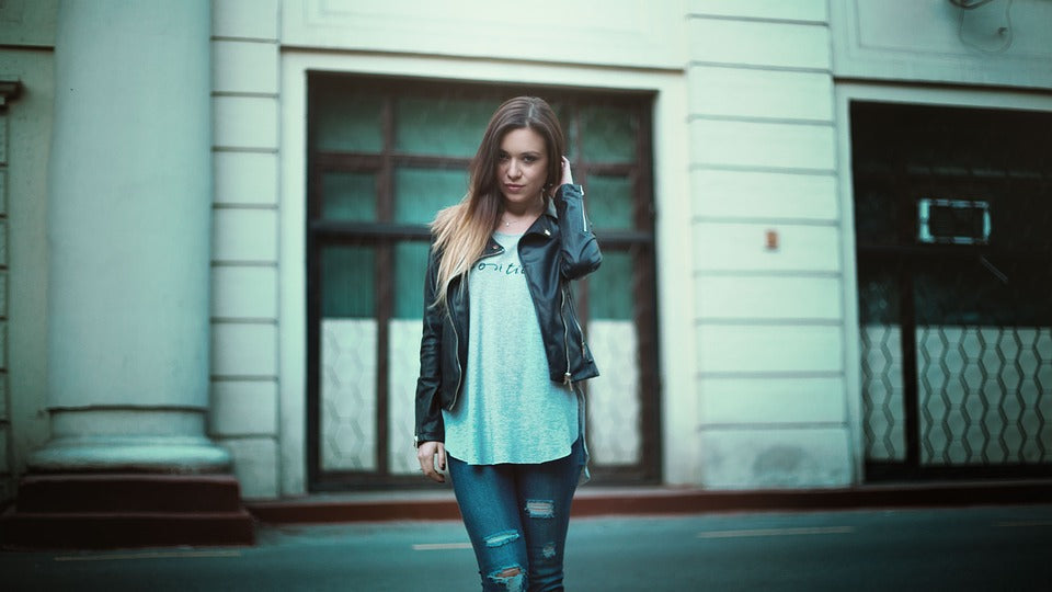 8 Tips for Wearing a Cropped Leather Jacket